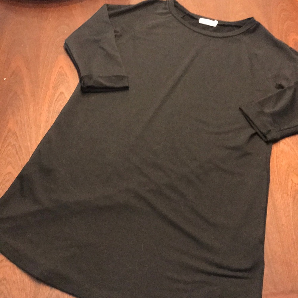 Black tunic top- small